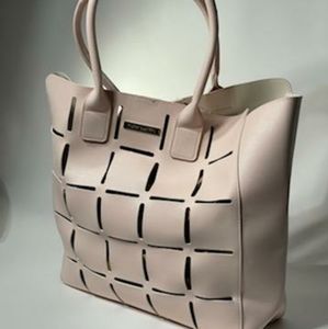 Vince Camuto XLarge Vinyl Shoulder Tote/Travel Bag Snap Shut Like New